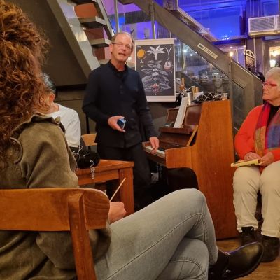 De Koffie Show – Woensdag 5 april 2023  - Aanvang 19.30 uur -  Boekhandel Libris Venstra Café, Amstelveen